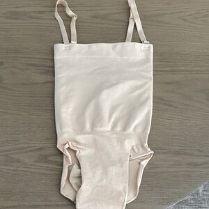 SKIMS compression briefs with Adjustable Straps